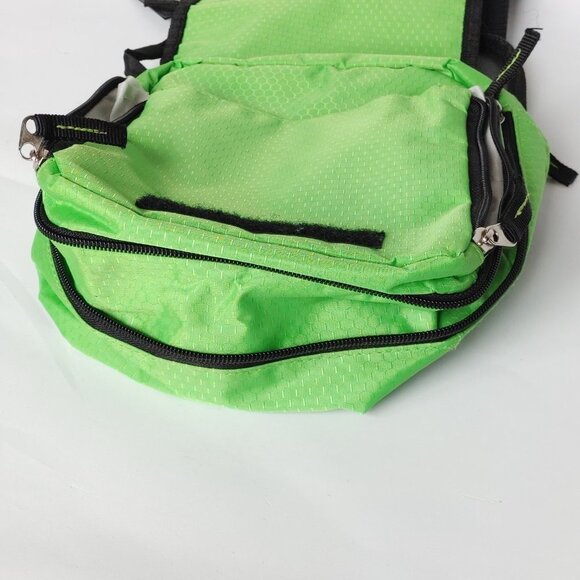 ATTRACTIVE HEYS Luggage Crossbody Purse Lime Green Secure Zip Travel Bag - Picture 8 of 13